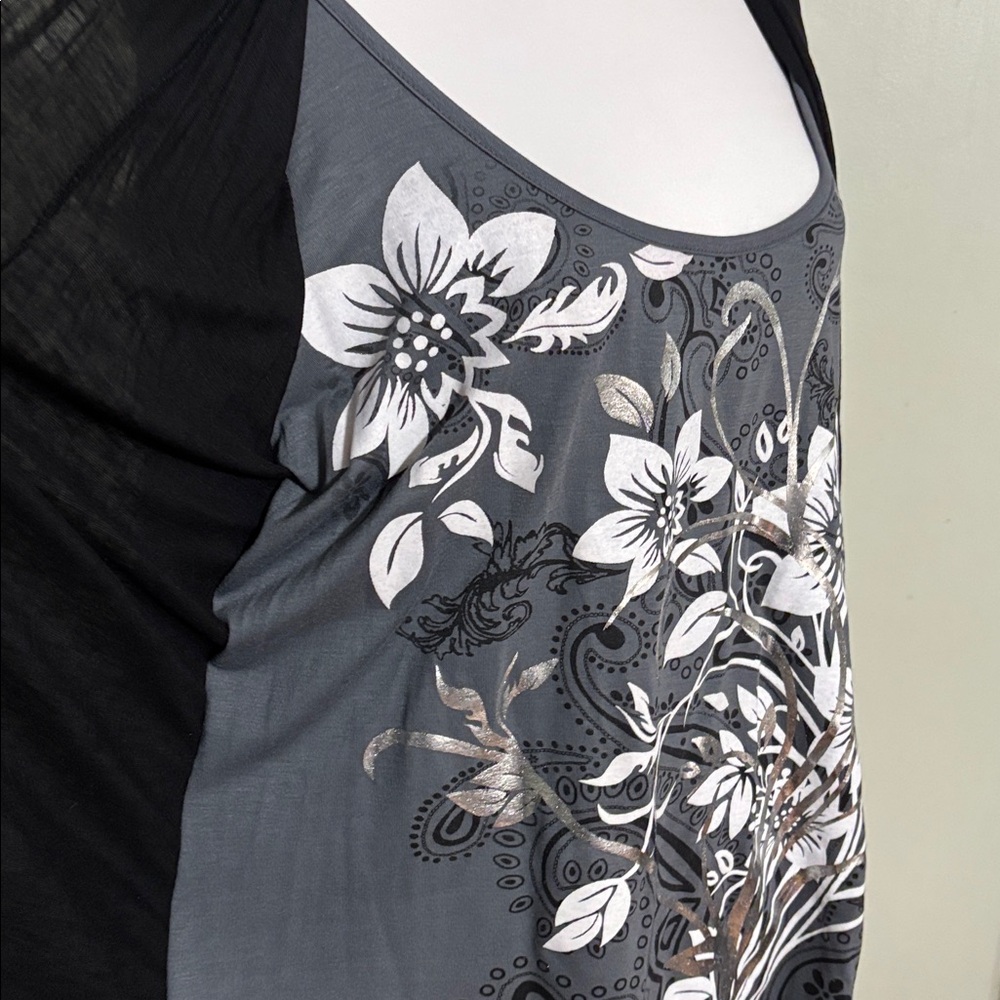 Lavish Black Gray Floral Cardigan and Top Women's - Picture 4 of 6